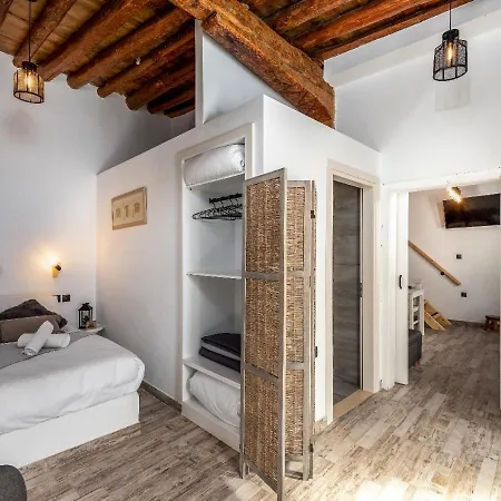 Lotza Traditional House Holiday home Salakos