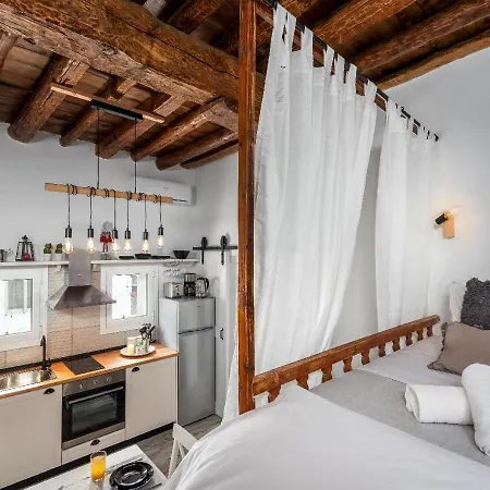 Lotza Traditional House Holiday home Salakos