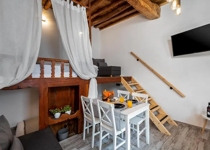 Lotza Traditional House Holiday home